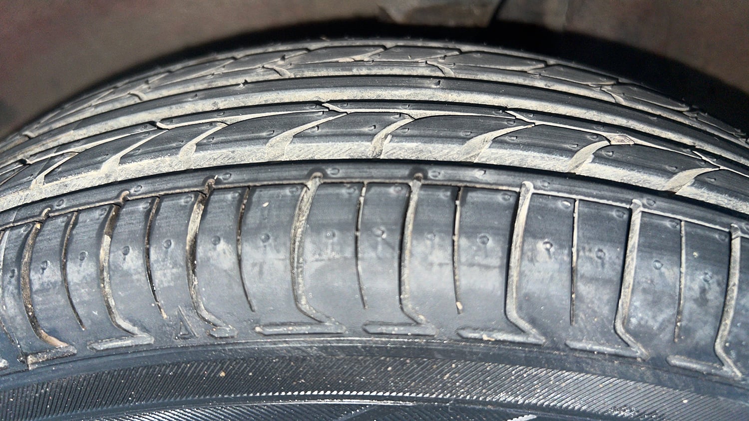 Used 2016 Maruti Suzuki Alto 800 Vxi Petrol Manual tyres LEFT FRONT TYRE TREAD VIEW