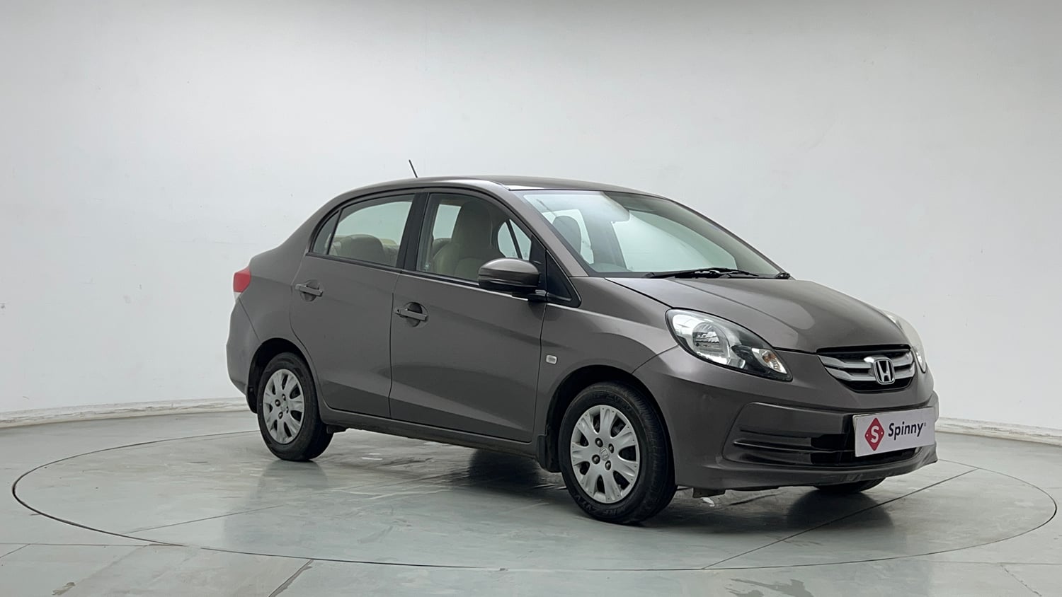 Used 2016 Honda Amaze 1.2 S i-VTEC Petrol Manual exterior RIGHT FRONT CORNER VIEW