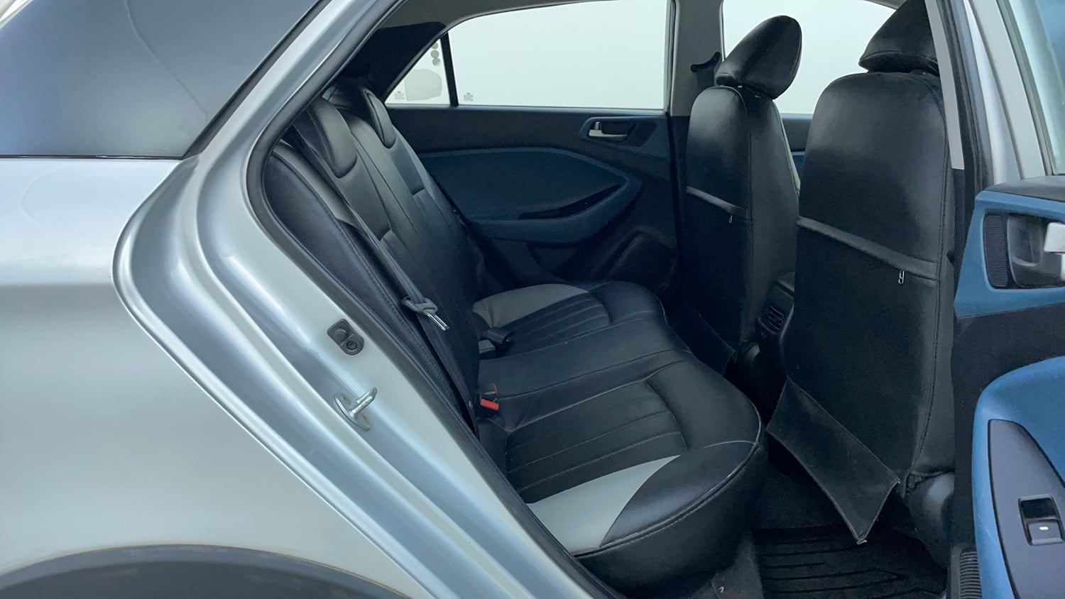 Used 2015 Hyundai i20 Active 1.2 S Petrol Manual interior RIGHT SIDE REAR DOOR CABIN VIEW