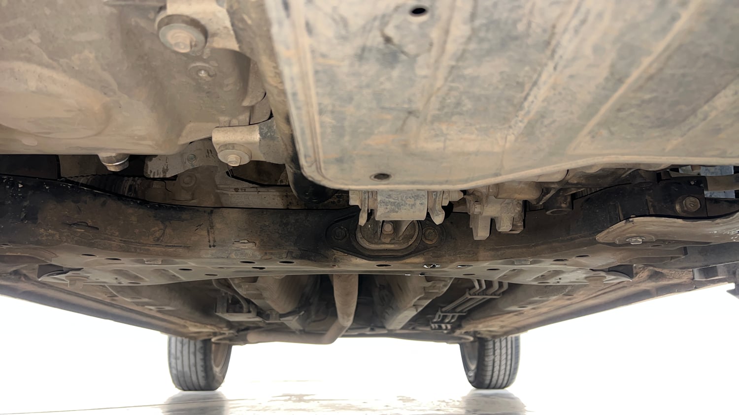 Used 2022 Kia Sonet GTX Plus 1.5 AT Diesel Automatic extra FRONT LEFT UNDERBODY VIEW