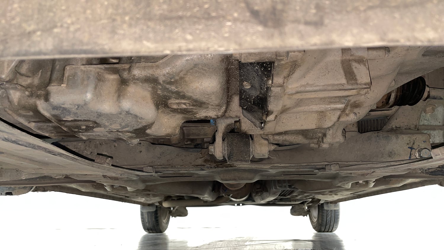 Used 2016 Honda Brio VX MT Petrol Manual extra FRONT LEFT UNDERBODY VIEW
