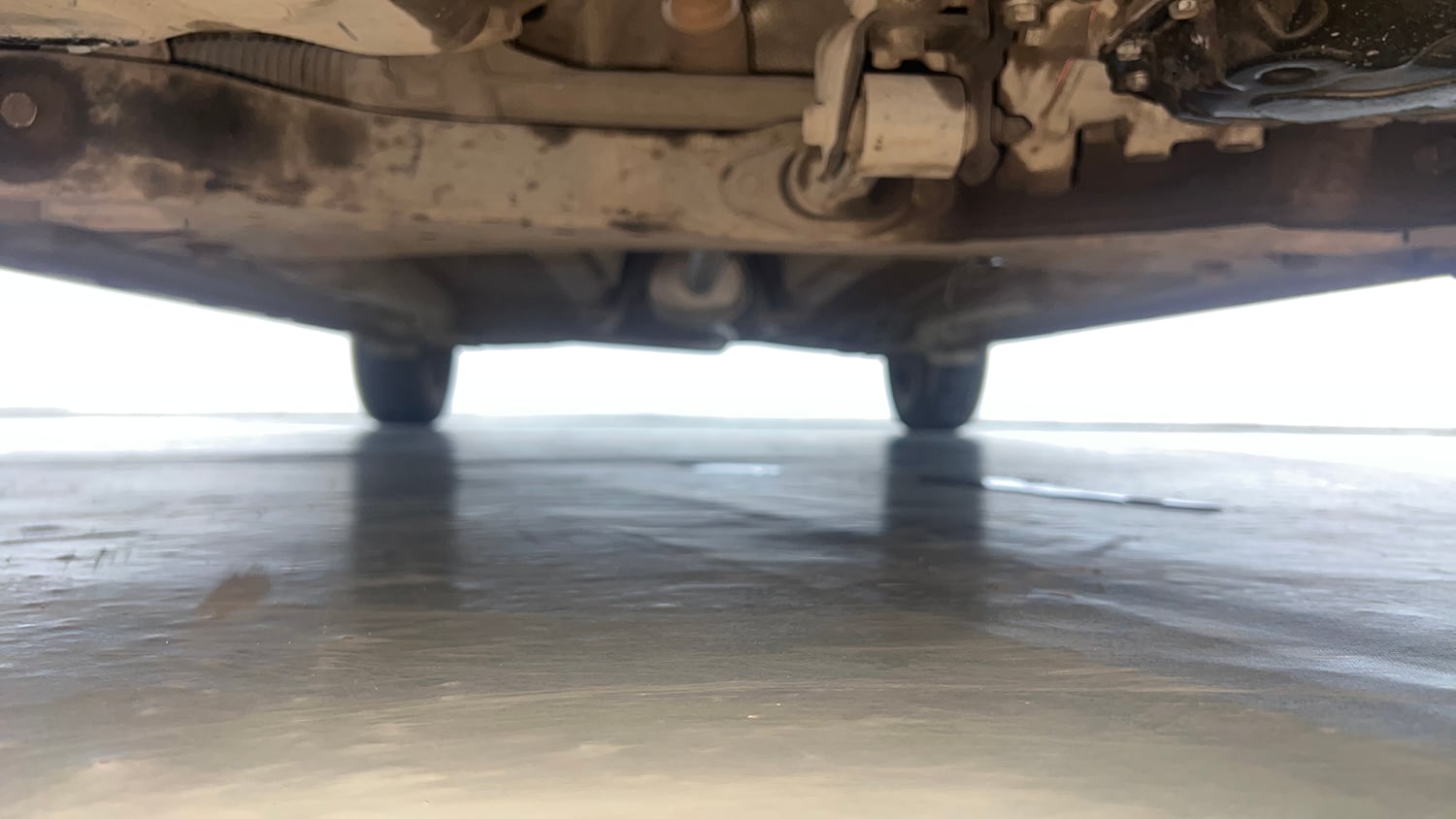 Used 2021 Hyundai i20 Asta 1.2 IVT Petrol Automatic extra FRONT LEFT UNDERBODY VIEW