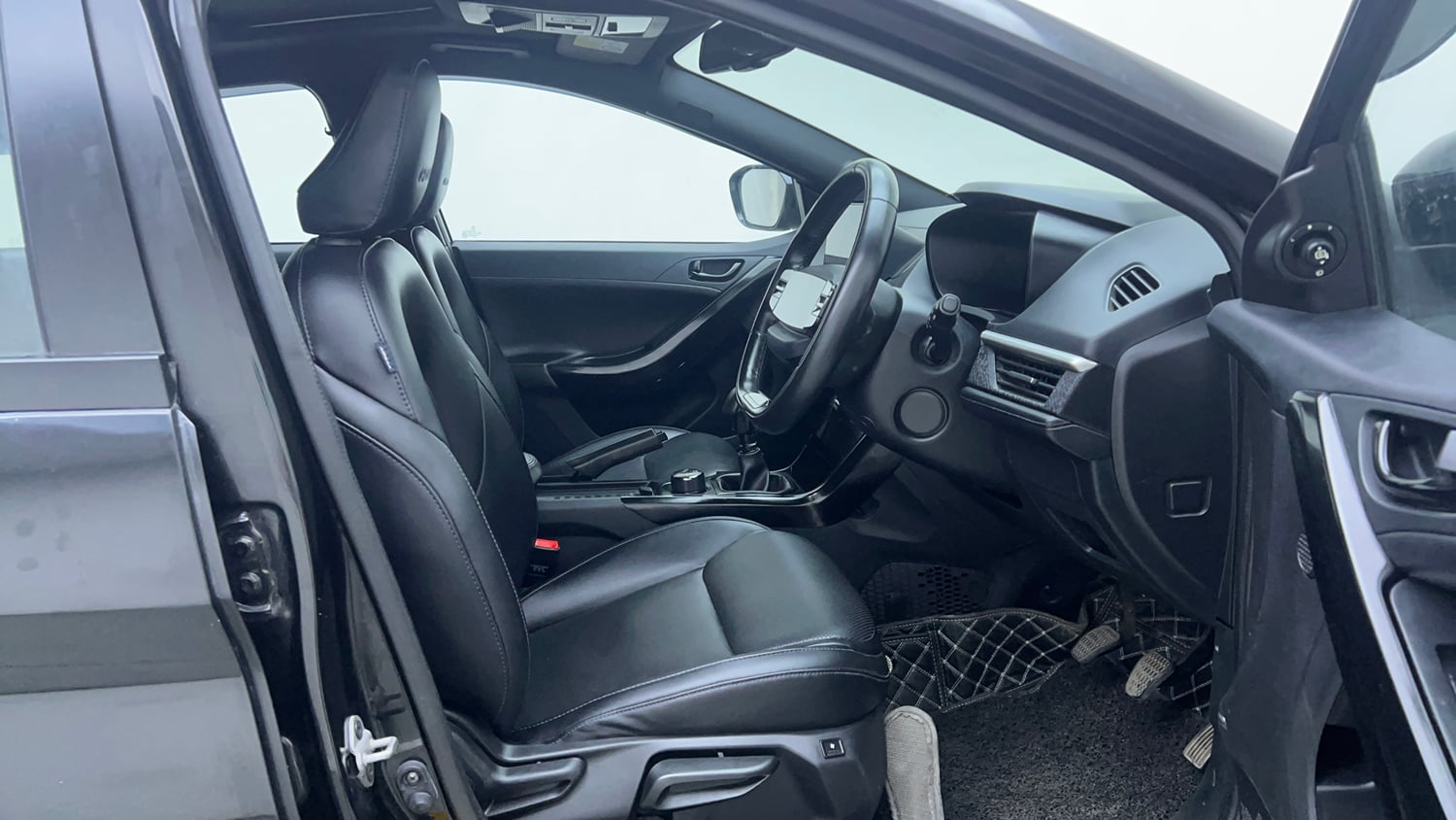Used 2024 Tata Nexon Fearless Plus (S) 1.5 Diesel 6MT Dark Edition Diesel Manual interior RIGHT SIDE FRONT DOOR CABIN VIEW