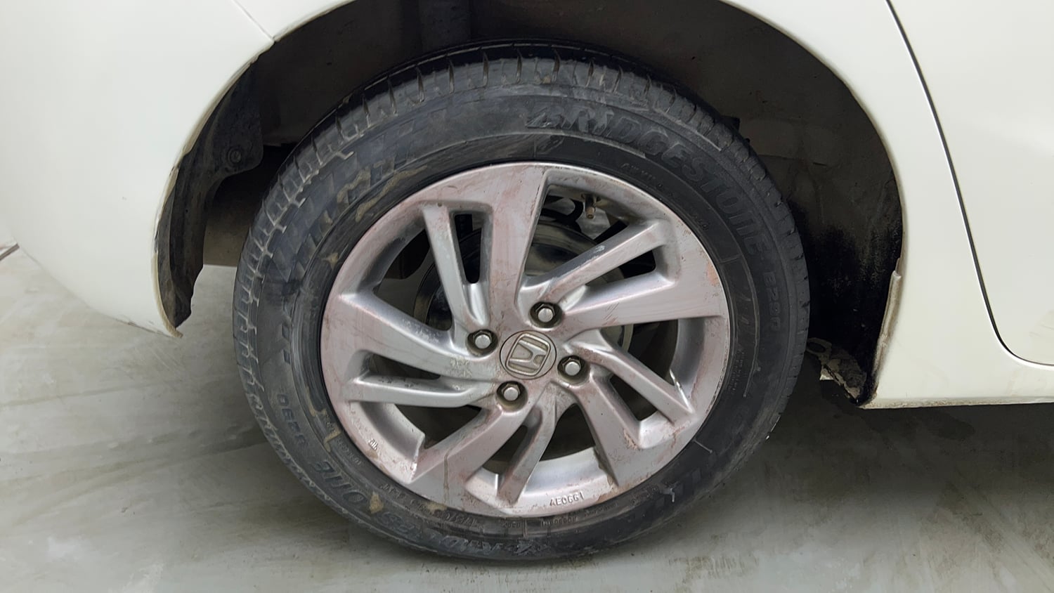 Used 2019 Honda Jazz VX CVT Petrol Petrol Automatic tyres RIGHT REAR TYRE RIM VIEW