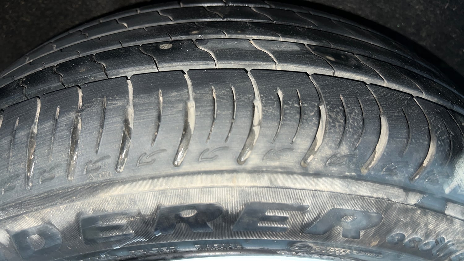 Used 2020 maruti-suzuki Vitara Brezza VXi Petrol Manual tyres RIGHT REAR TYRE TREAD VIEW