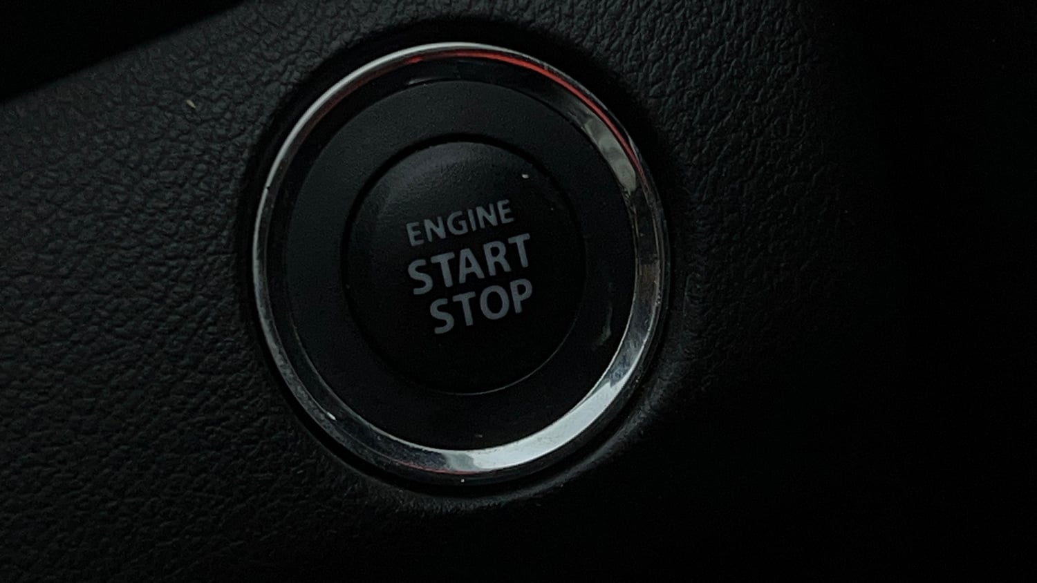 Used 2021 Maruti Suzuki Baleno Zeta Petrol Manual top_features Keyless start