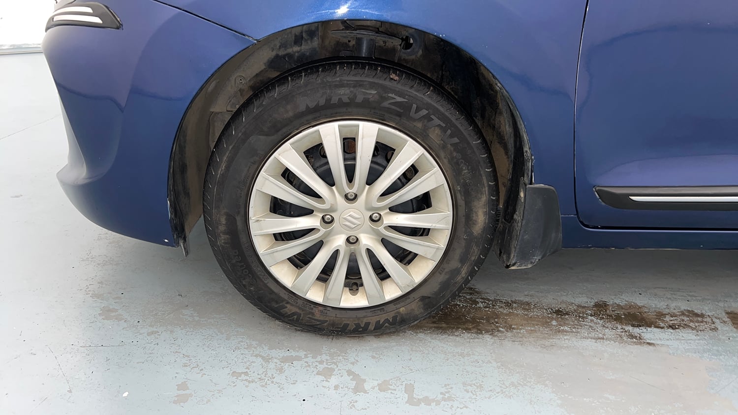 Used 2021 Maruti Suzuki Baleno Delta Petrol Manual tyres LEFT FRONT TYRE RIM VIEW