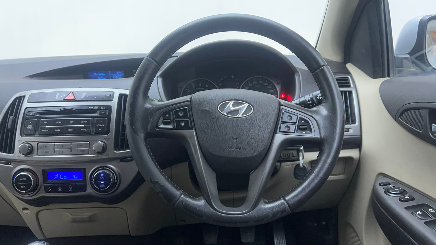 Used 2014 Hyundai i20 Sportz 1.2 Petrol Manual interior STEERING VIEW
