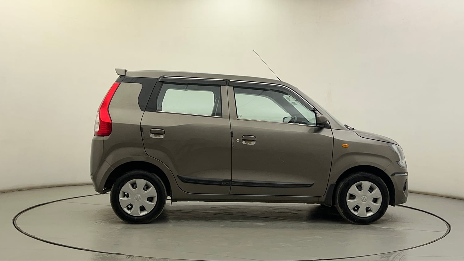 Used 2024 Maruti Suzuki Wagon R VXI 1.0 CNG Cng Manual exterior RIGHT SIDE VIEW
