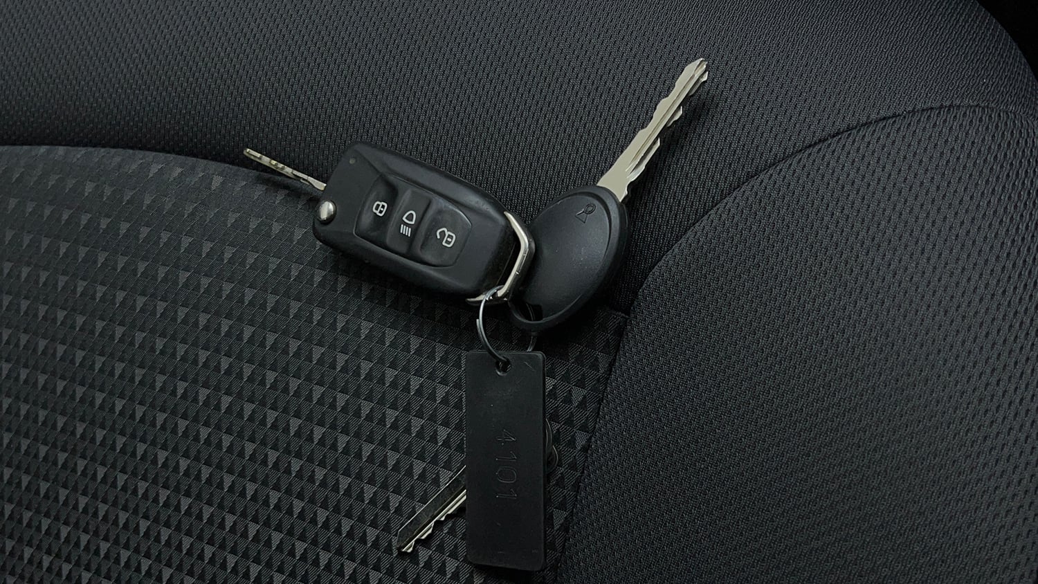 Used 2018 Tata Tiago Revotron XZA Petrol Automatic extra CAR KEY VIEW