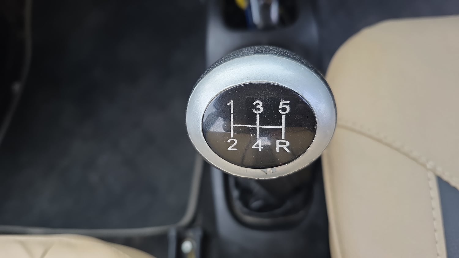 Used 2017 Maruti Suzuki Wagon R VXI Petrol Manual interior GEAR  KNOB VIEW
