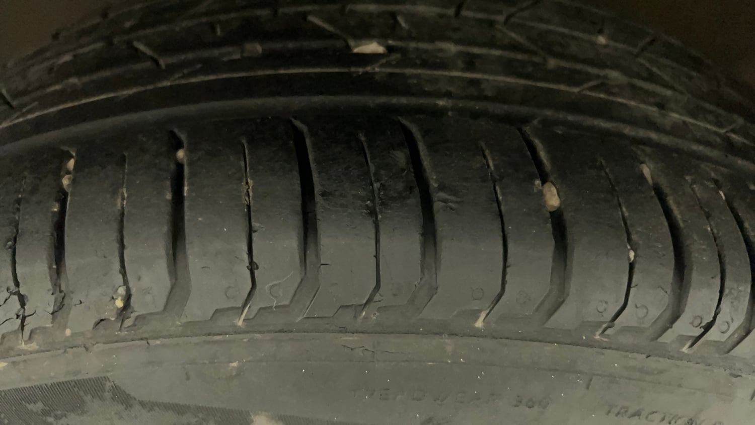 Used 2016 Hyundai i20 Active 1.2 S Petrol Manual tyres LEFT FRONT TYRE TREAD VIEW