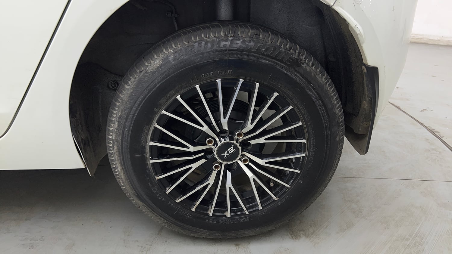 Used 2022 Tata Altroz XE Petrol Petrol Manual tyres LEFT REAR TYRE RIM VIEW