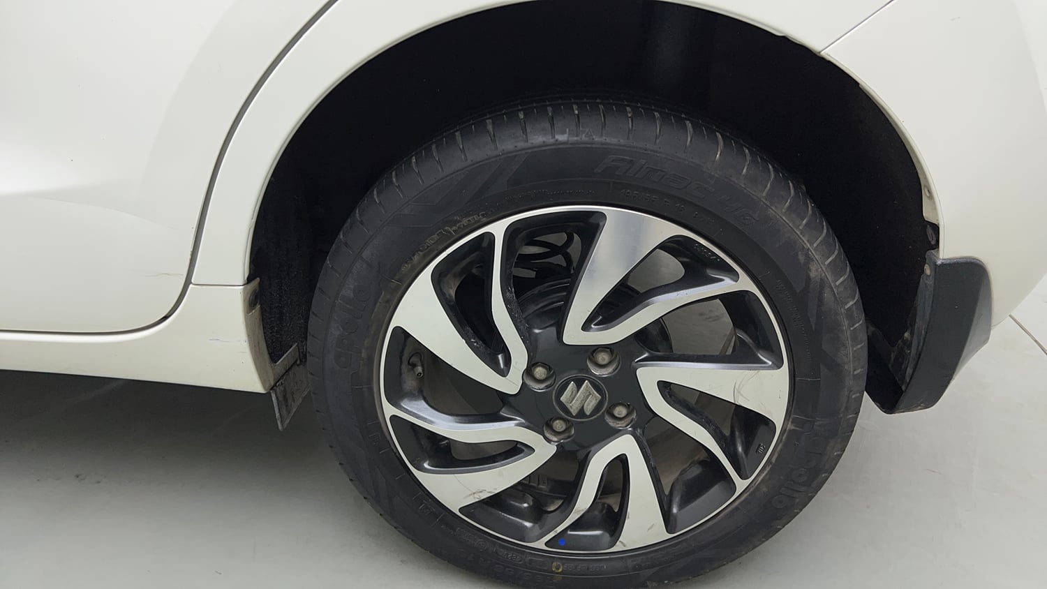 Used 2021 Maruti Suzuki Baleno Zeta Petrol Manual tyres LEFT REAR TYRE RIM VIEW