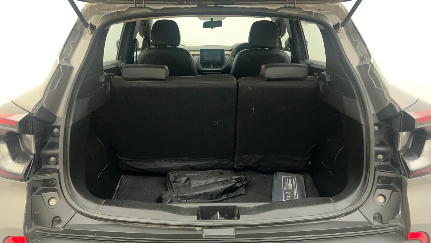 Used 2021 Renault Kiger RXT AMT Petrol Automatic interior DICKY INSIDE VIEW