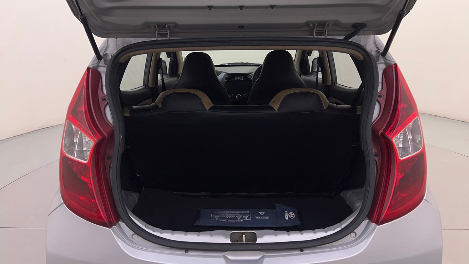 Used 2014 Hyundai Eon Era + Petrol Manual interior DICKY INSIDE VIEW