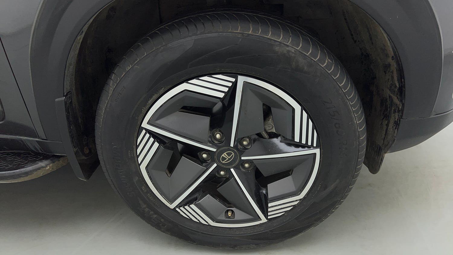 Used 2024 Tata Nexon Creative Plus 1.2 iCNG Cng Manual tyres RIGHT FRONT TYRE RIM VIEW