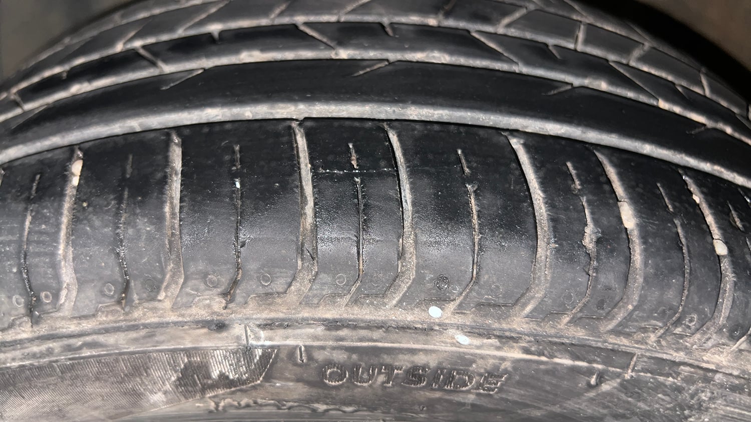 Used 2024 Hyundai New i20 Asta (O) 1.2 IVT Petrol Automatic tyres LEFT FRONT TYRE TREAD VIEW