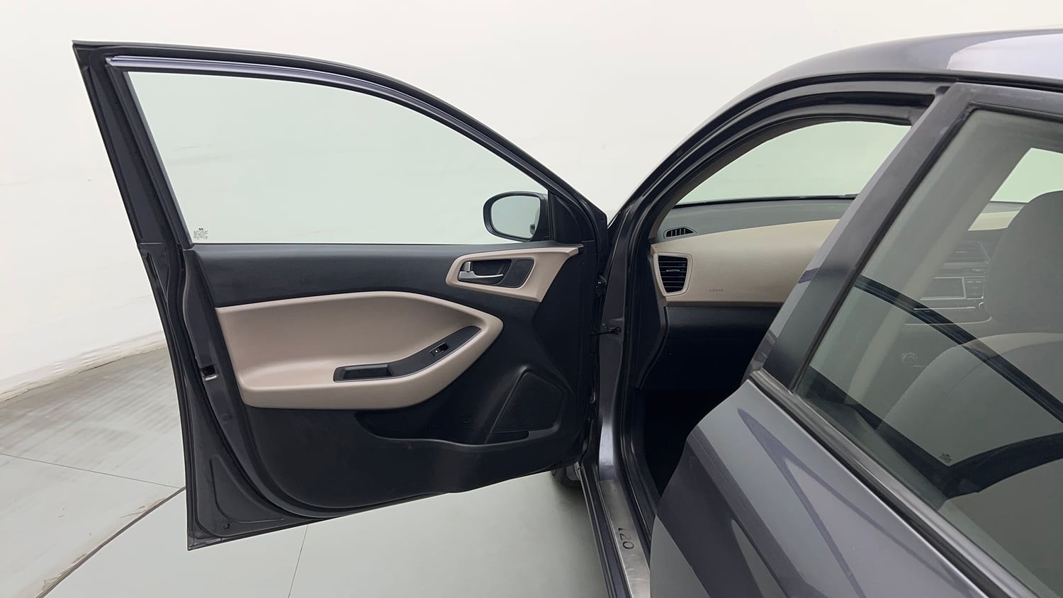 Used 2016 Hyundai Elite i20 Sportz 1.2 Petrol Manual interior LEFT FRONT DOOR OPEN VIEW
