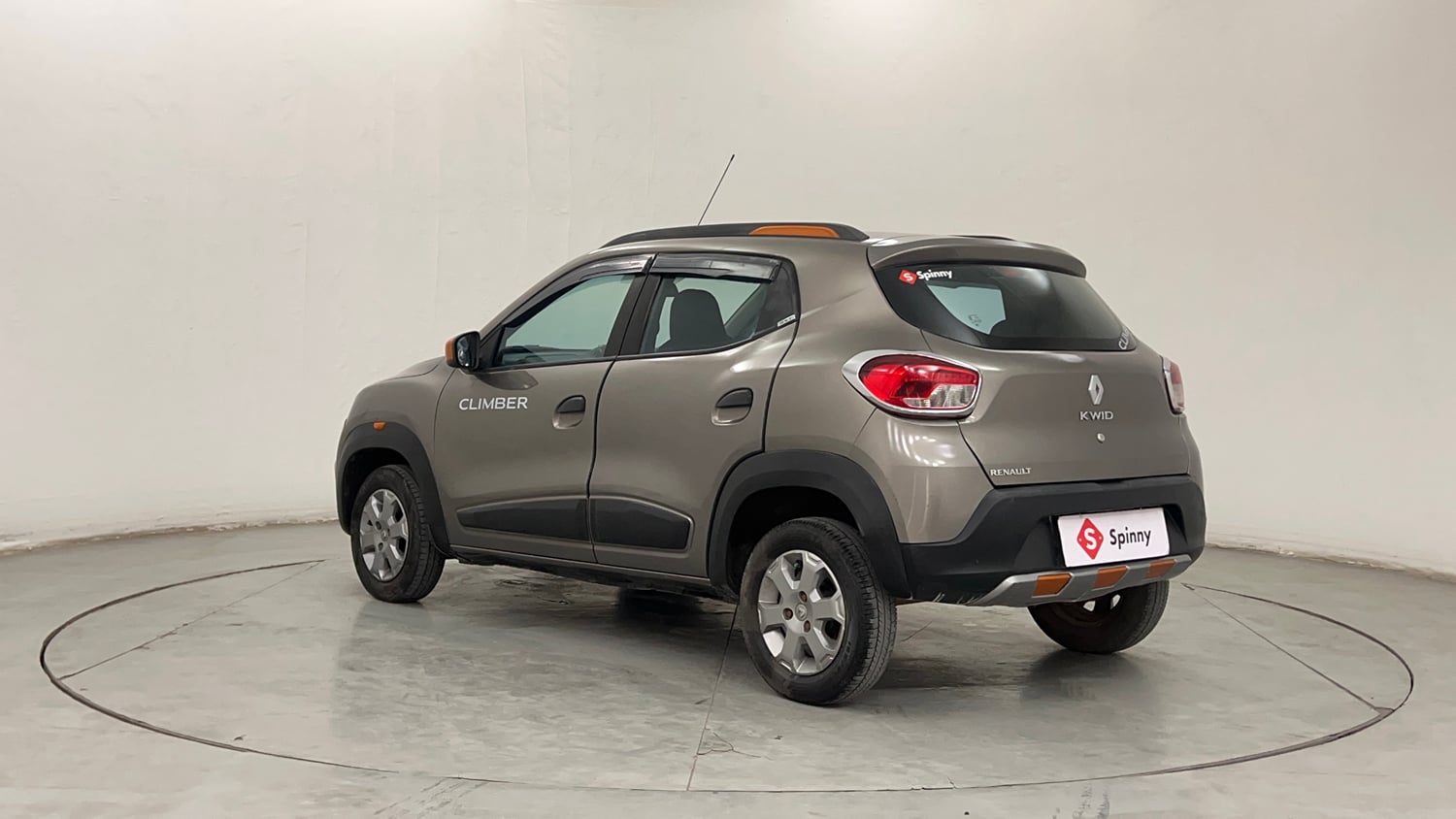 Used 2017 Renault Kwid CLIMBER 1.0 Petrol Manual exterior LEFT REAR CORNER VIEW