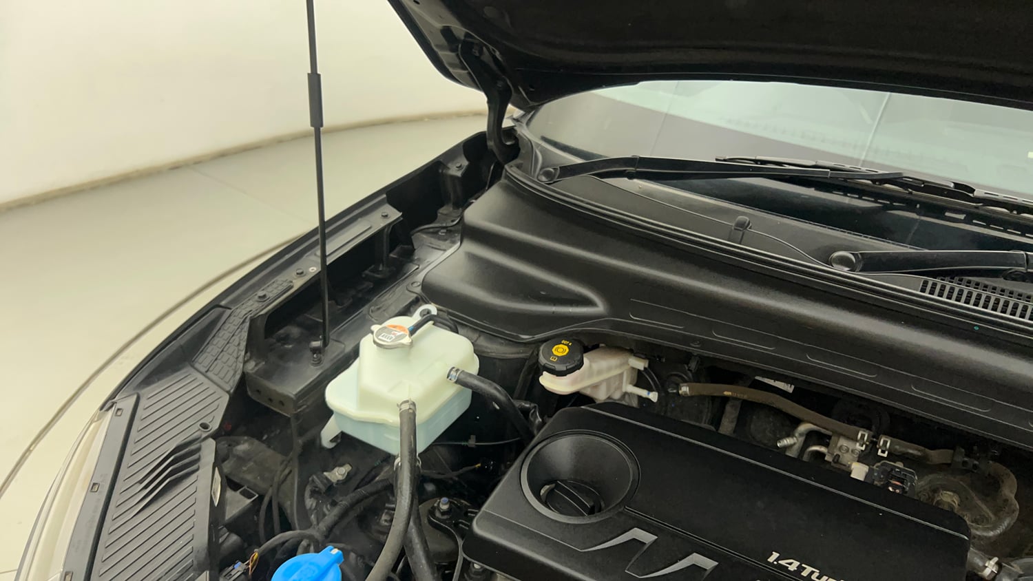 Used 2020 Hyundai Creta SX (O) 1.4 Turbo 7 DCT Petrol Automatic engine ENGINE RIGHT SIDE HINGE & APRON VIEW
