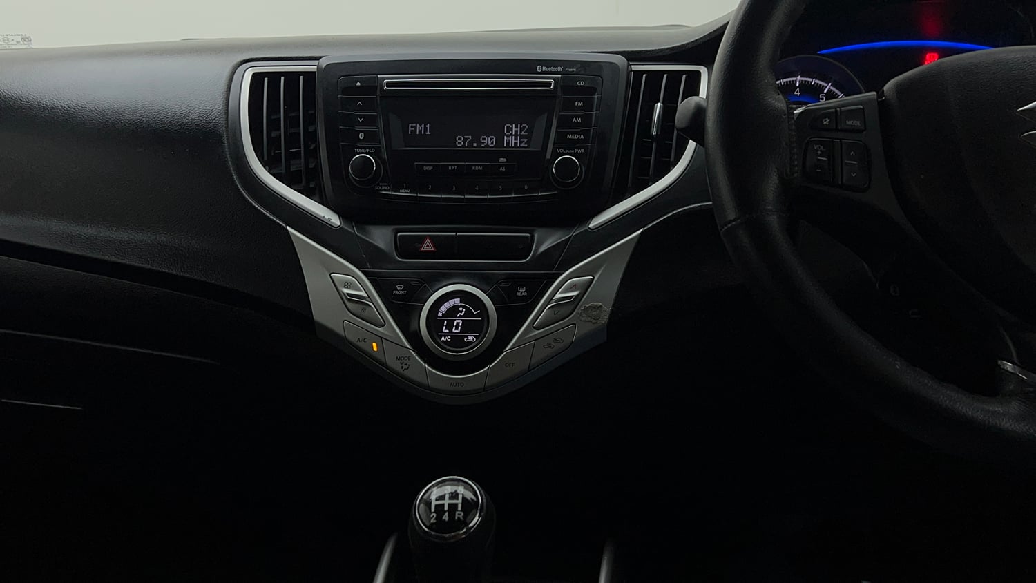 Used 2018 Maruti Suzuki Baleno Delta 1.2 Petrol Manual interior MUSIC SYSTEM & AC CONTROL VIEW