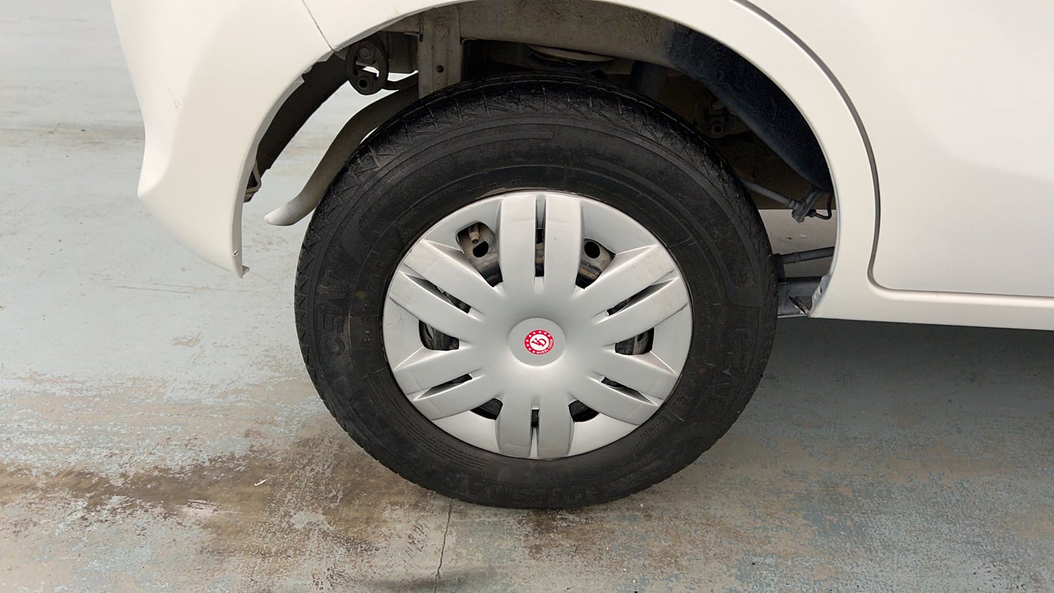 Used 2019 Maruti Suzuki Alto 800 VXi Petrol Manual tyres RIGHT REAR TYRE RIM VIEW