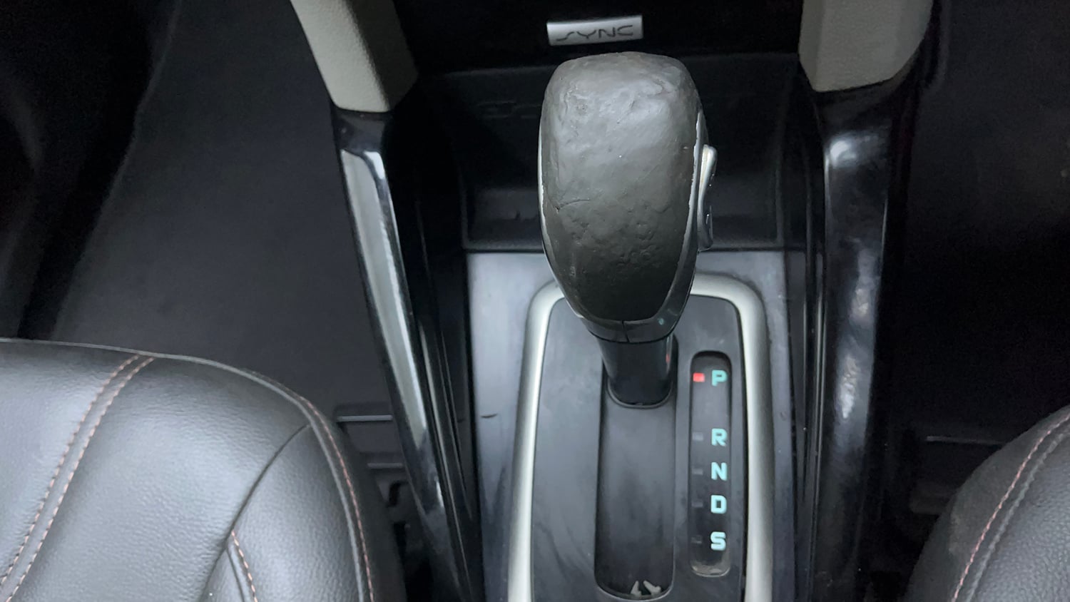 Used 2017 Ford EcoSport Titanium 1.5L Ti-VCT AT Petrol Automatic interior GEAR  KNOB VIEW