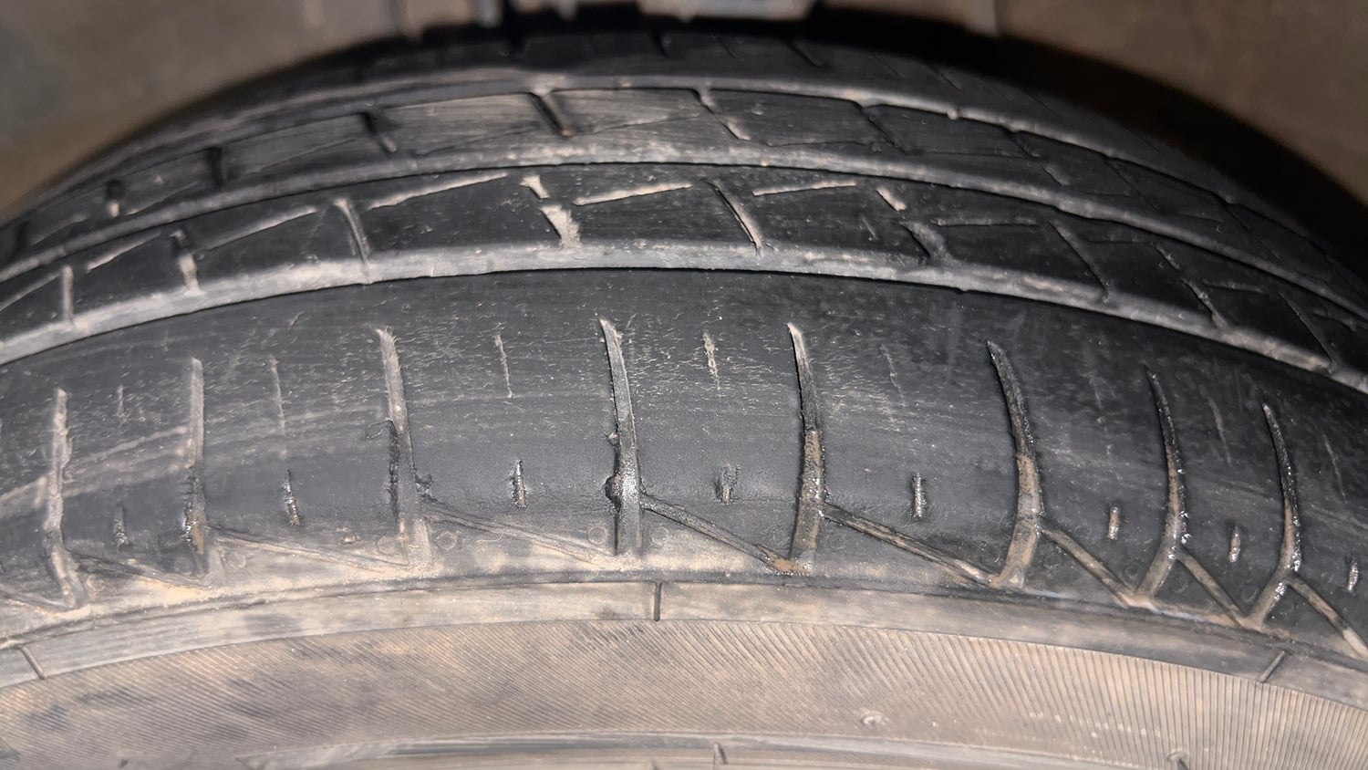 Used 2020 Maruti Suzuki Alto 800 VXi Petrol Manual tyres LEFT FRONT TYRE TREAD VIEW
