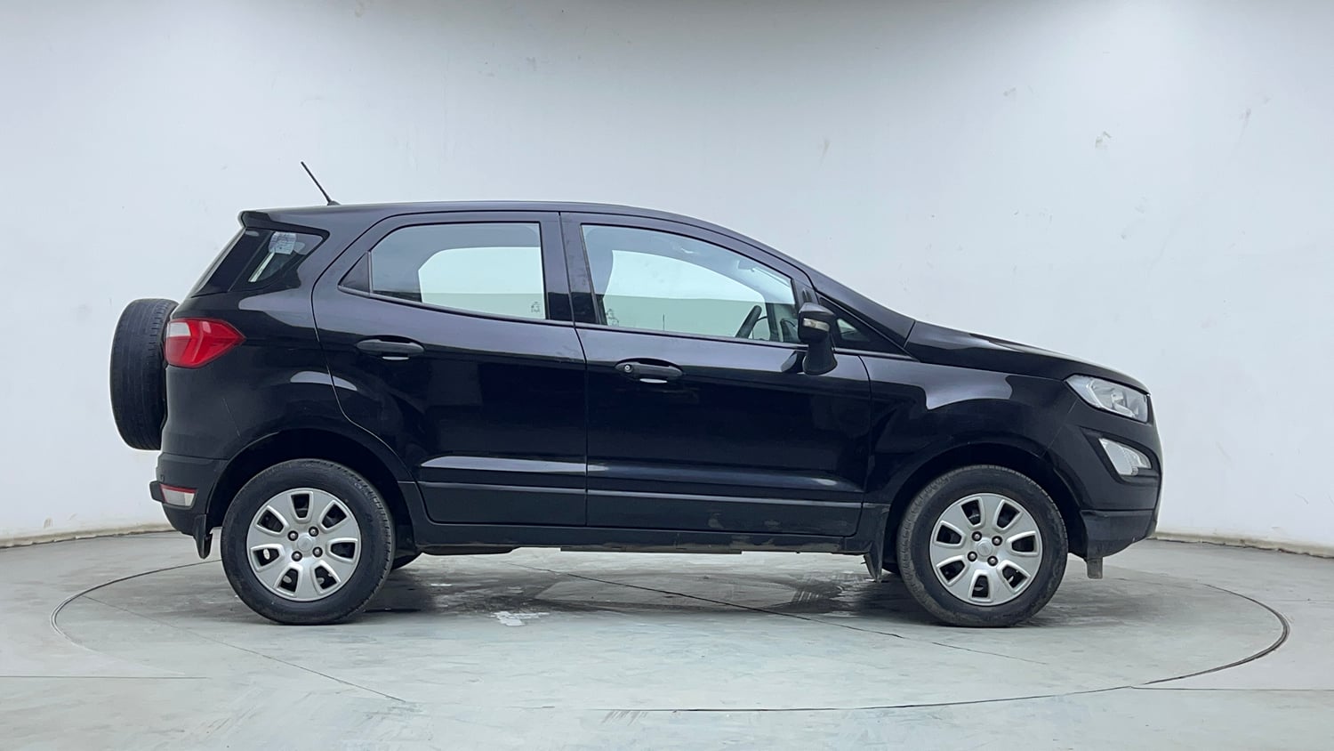 Used 2018 Ford EcoSport Ambiente 1.5L Ti-VCT Petrol Manual exterior RIGHT SIDE VIEW