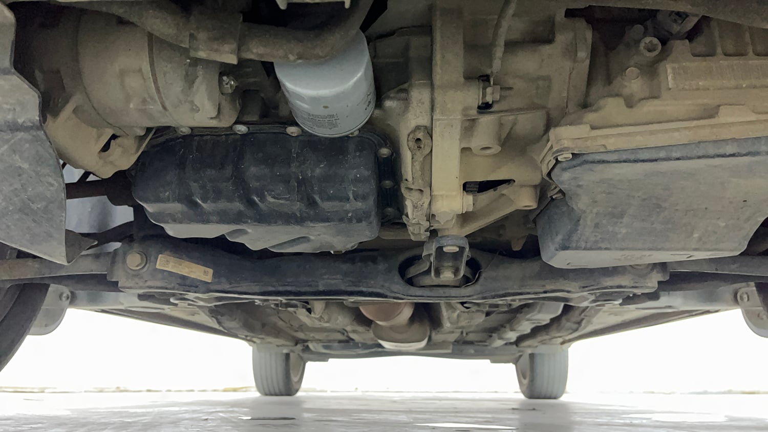 Used 2023 Volkswagen Taigun Topline 1.0 TSI AT Petrol Automatic extra FRONT LEFT UNDERBODY VIEW