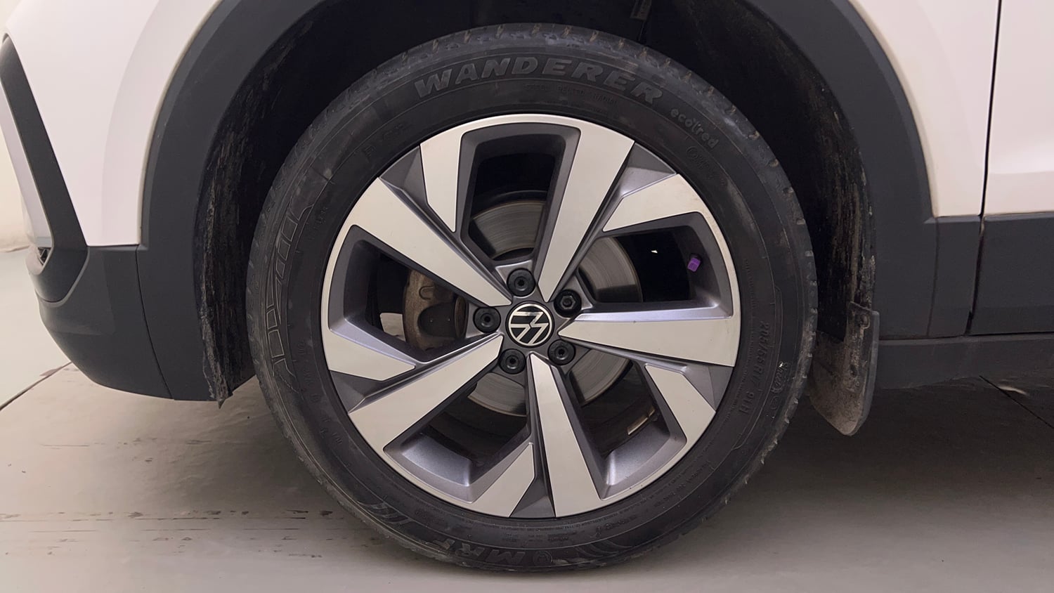 Used 2022 Volkswagen Taigun Topline 1.0 TSI AT Petrol Automatic tyres LEFT FRONT TYRE RIM VIEW