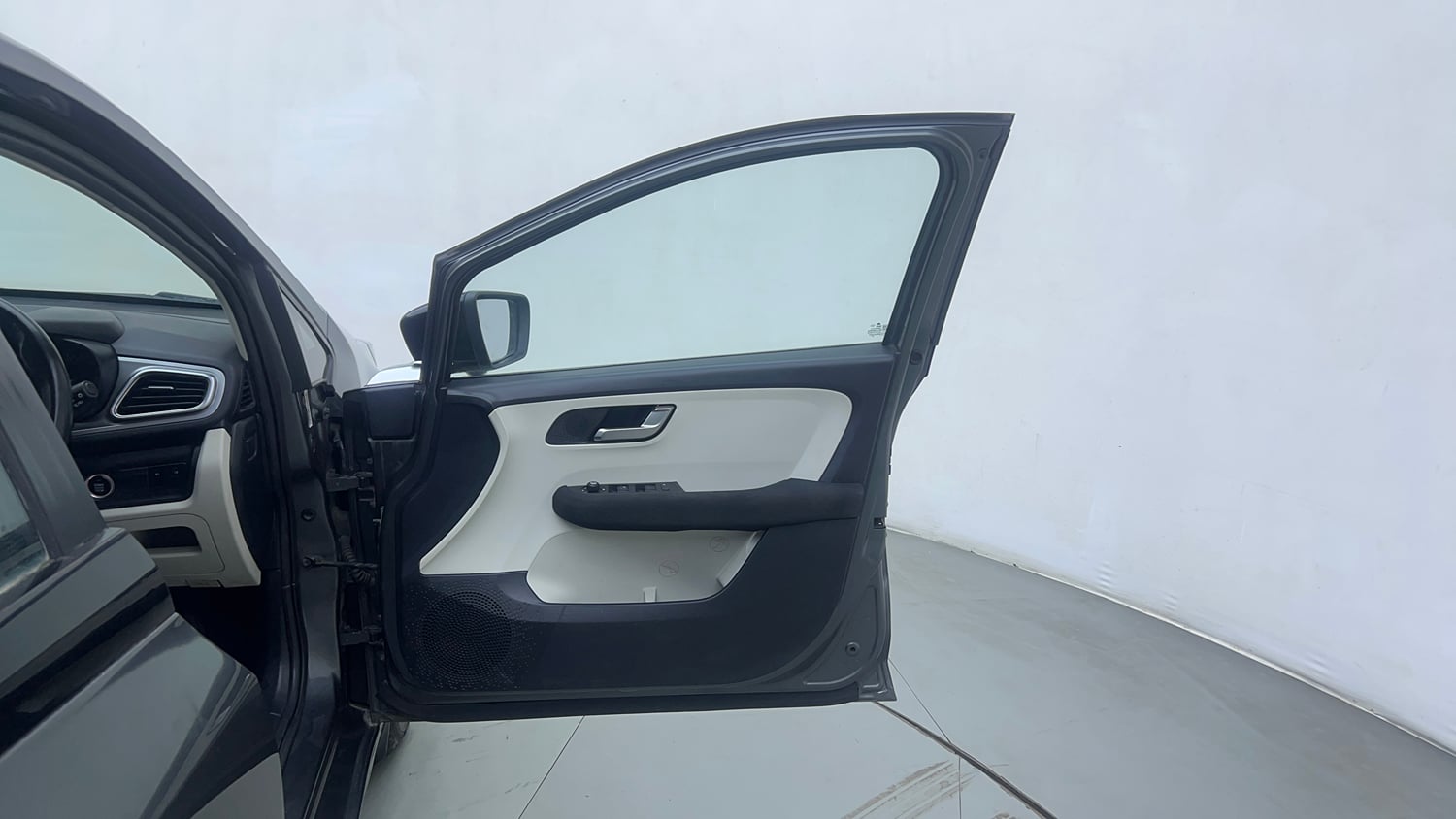 Used 2023 Tata Altroz XZA Plus Petrol Petrol Automatic interior RIGHT FRONT DOOR OPEN VIEW
