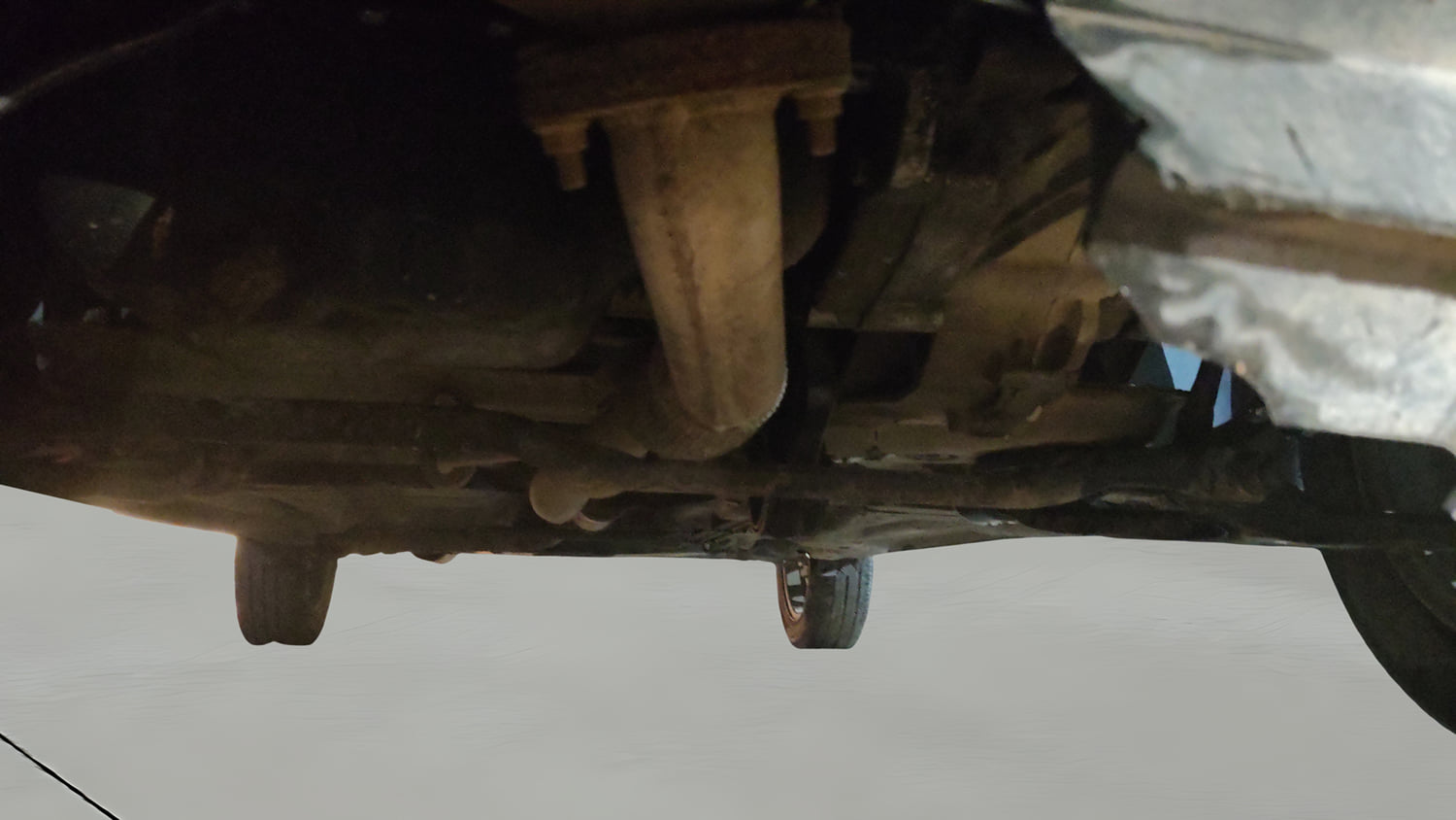 Used 2018 Tata Tiago Revotorq XZ Diesel Manual extra FRONT LEFT UNDERBODY VIEW