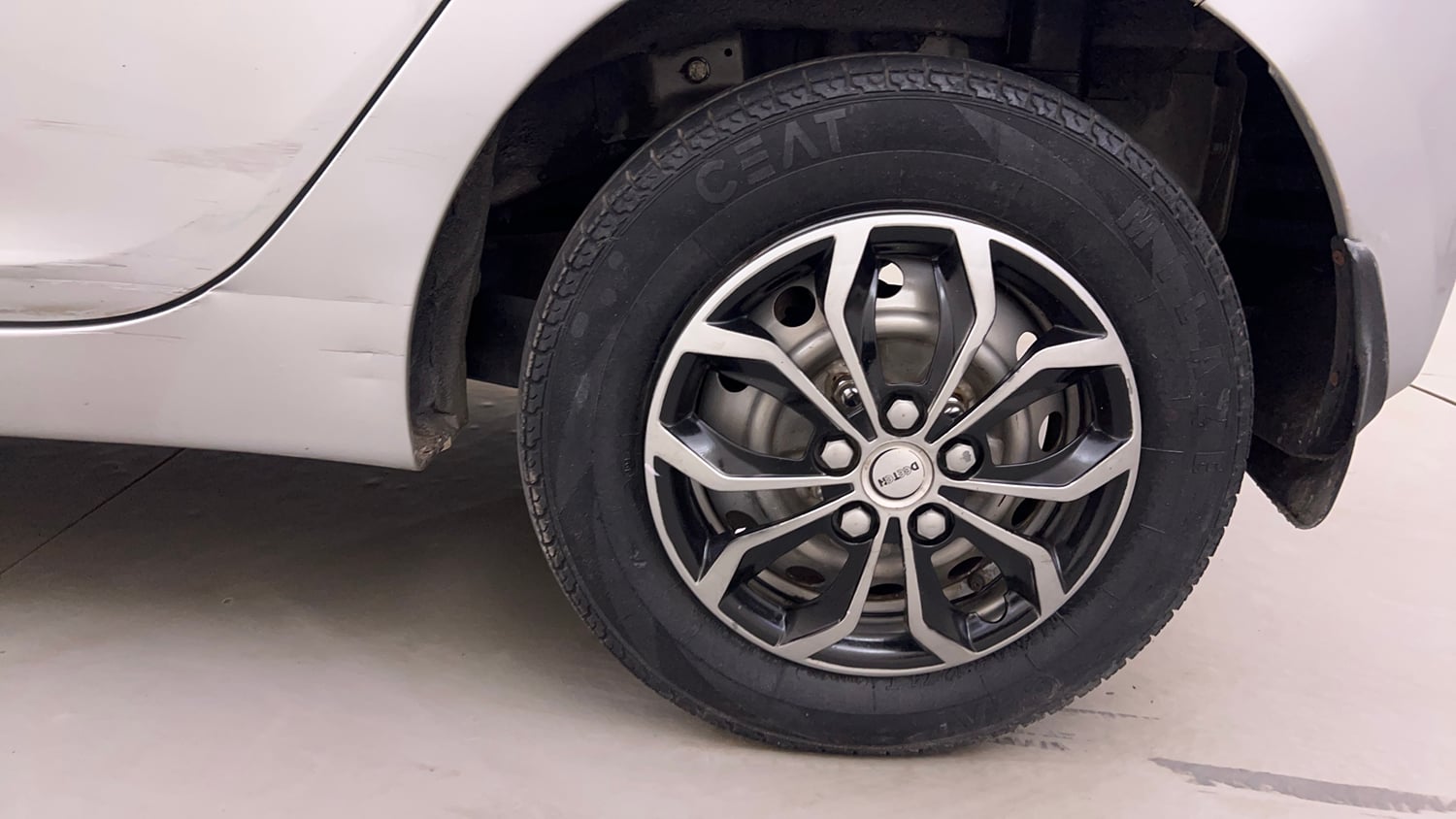 Used 2014 Hyundai Eon Era + Petrol Manual tyres LEFT REAR TYRE RIM VIEW