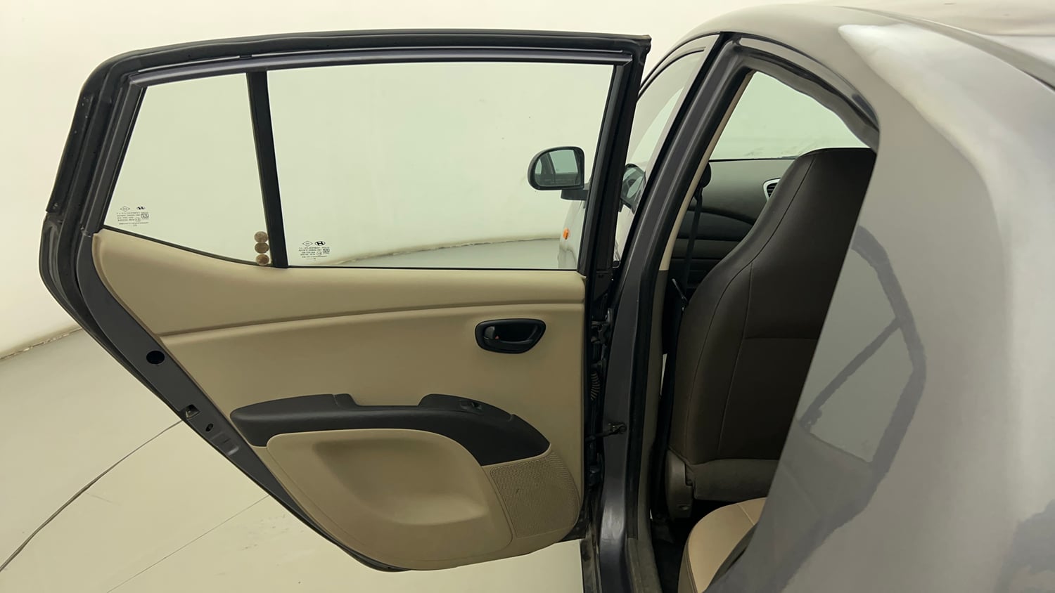 Used 2014 Hyundai i10 Magna 1.1 iRDE2 Petrol Manual interior LEFT REAR DOOR OPEN VIEW