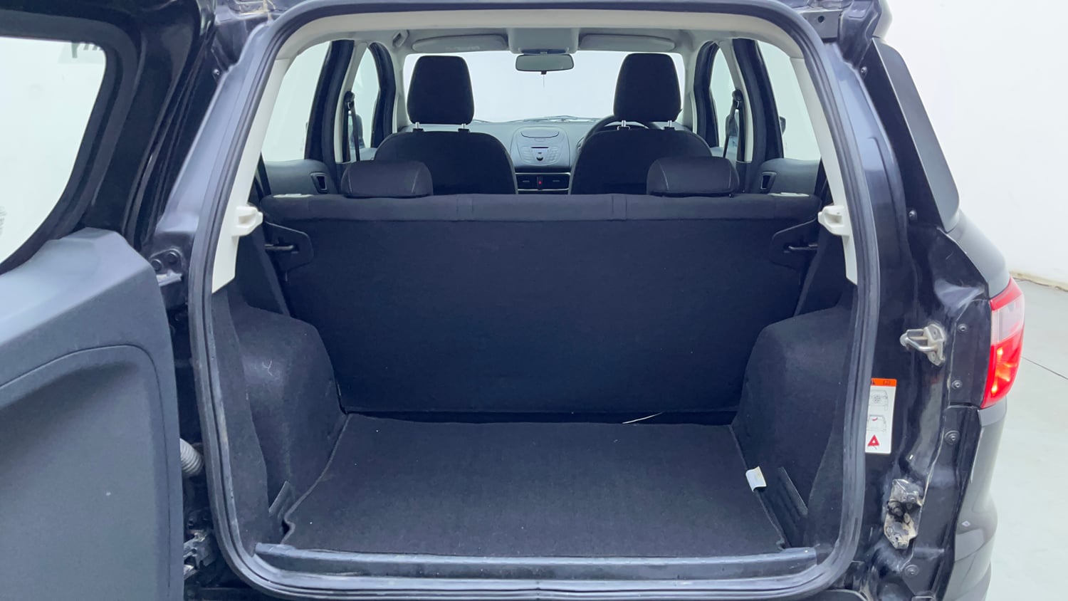 Used 2018 Ford EcoSport Ambiente 1.5L Ti-VCT Petrol Manual interior DICKY INSIDE VIEW
