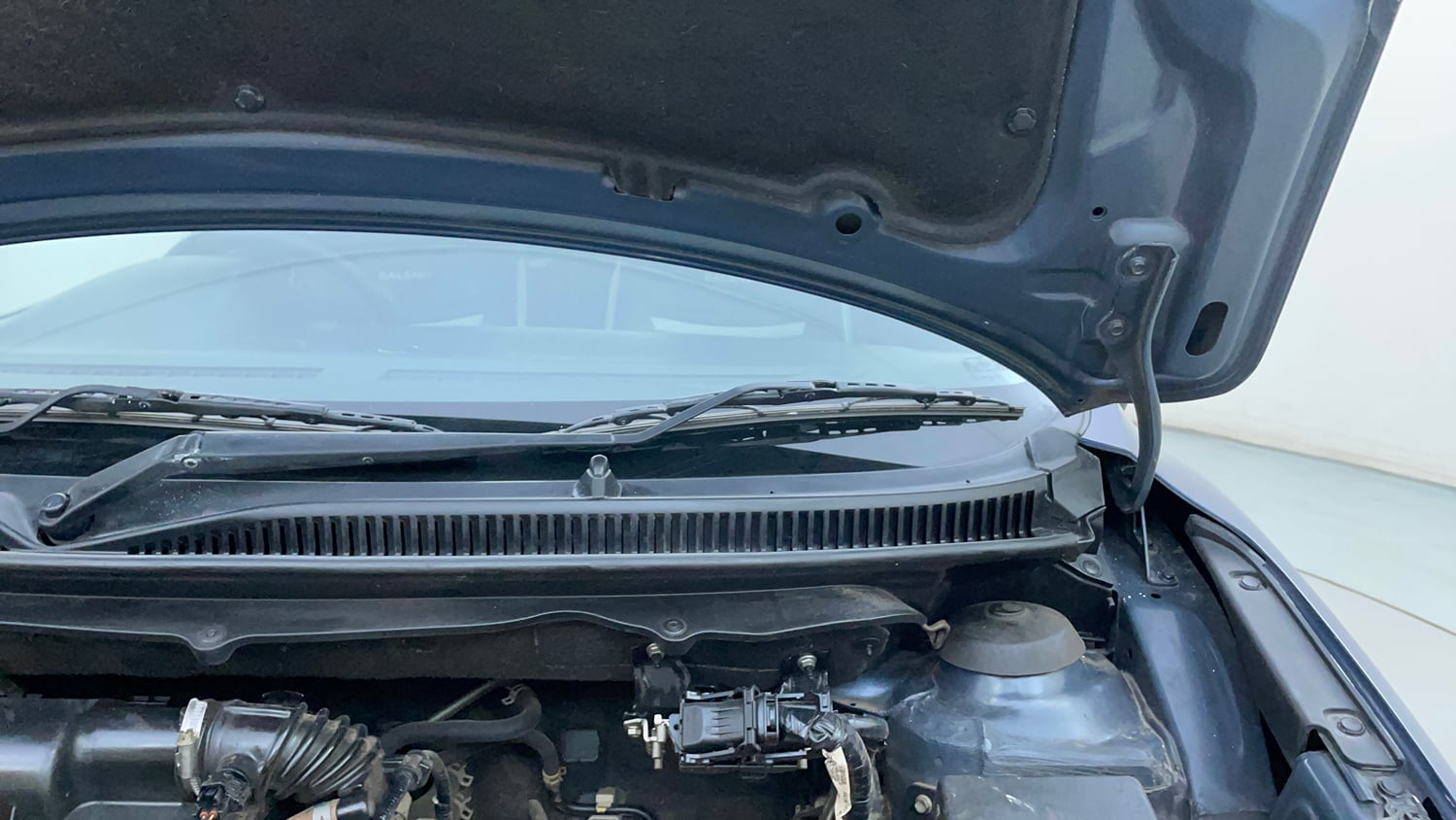 Used 2019 Maruti Suzuki Baleno Delta Petrol Manual engine ENGINE LEFT SIDE HINGE & APRON VIEW