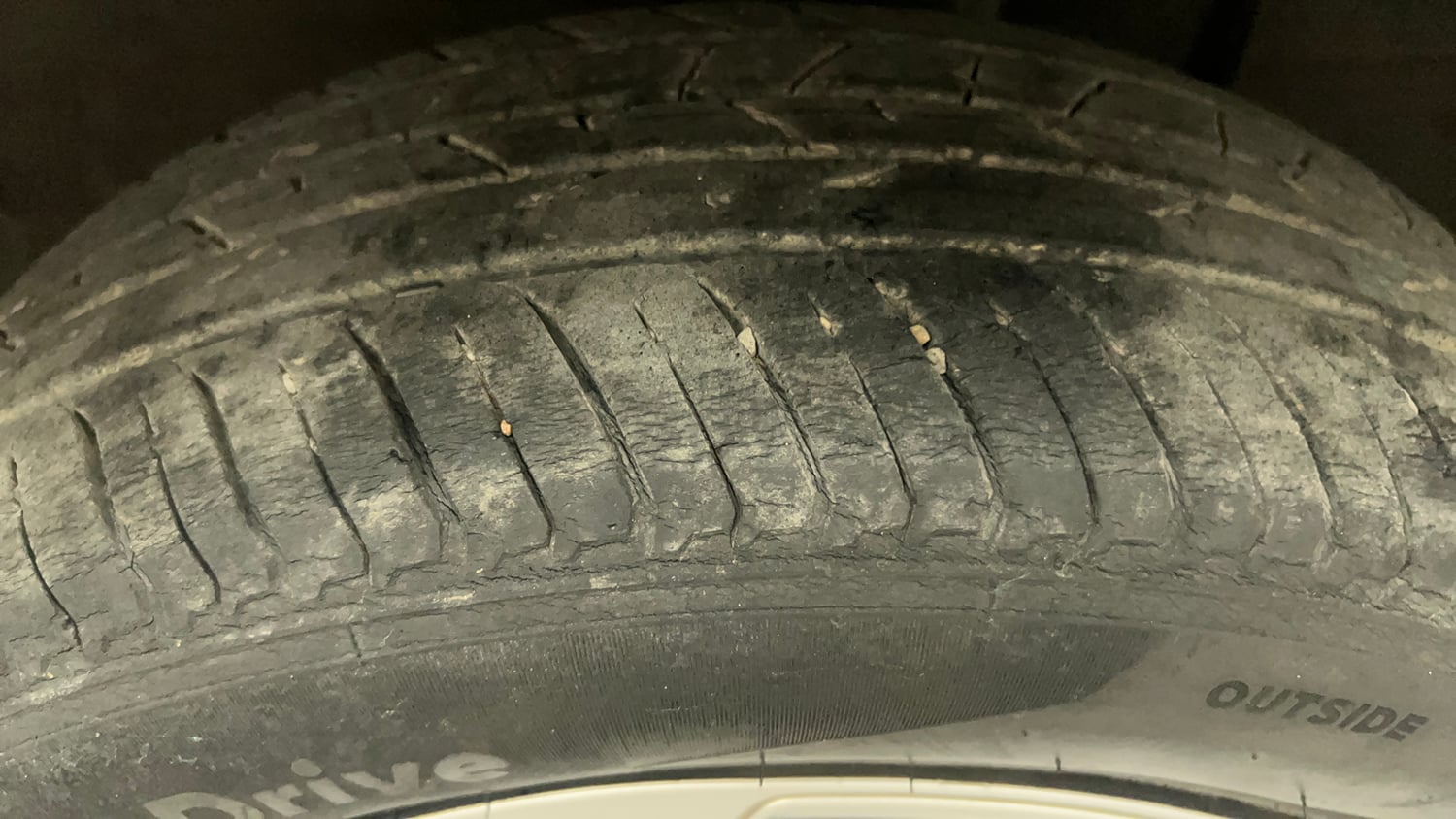 Used 2021 Renault Kiger RXT AMT Petrol Automatic tyres LEFT REAR TYRE TREAD VIEW