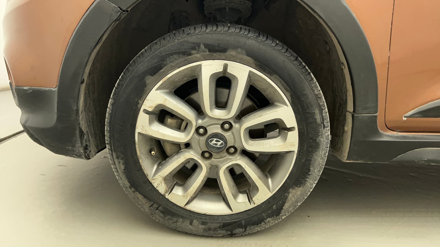 Used 2016 Hyundai i20 Active 1.2 S Petrol Manual tyres LEFT FRONT TYRE RIM VIEW