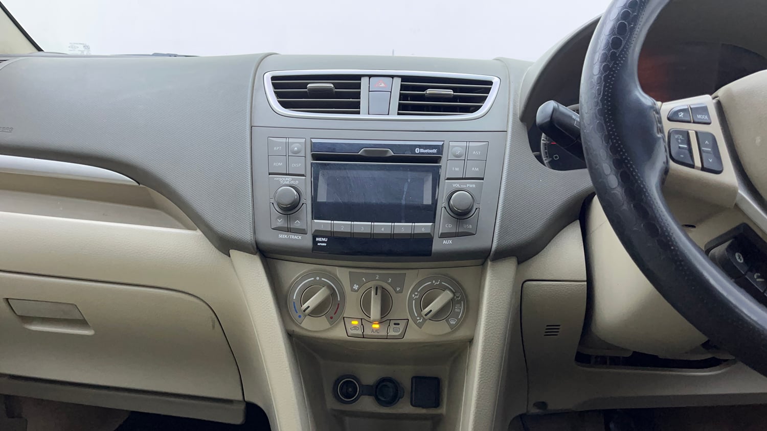 Used 2018 Maruti Suzuki Ertiga ZXI Petrol Manual interior MUSIC SYSTEM & AC CONTROL VIEW