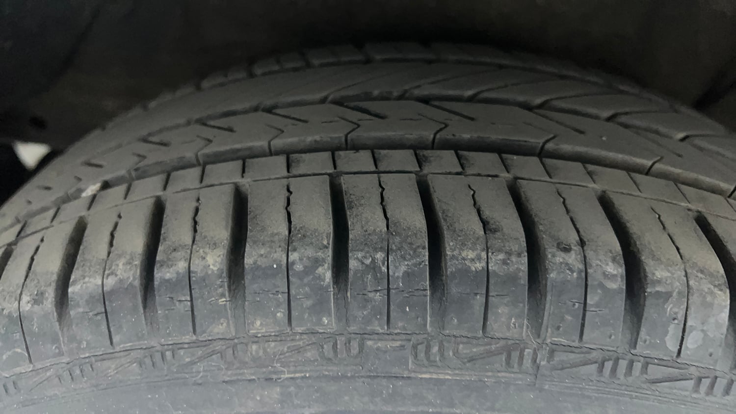 Used 2014 Hyundai i20 Sportz 1.2 Petrol Manual tyres RIGHT REAR TYRE TREAD VIEW