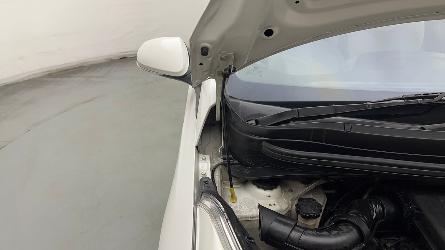 Used 2016 Hyundai Grand i10 Sportz 1.2 Kappa VTVT Petrol Manual engine ENGINE RIGHT SIDE HINGE & APRON VIEW