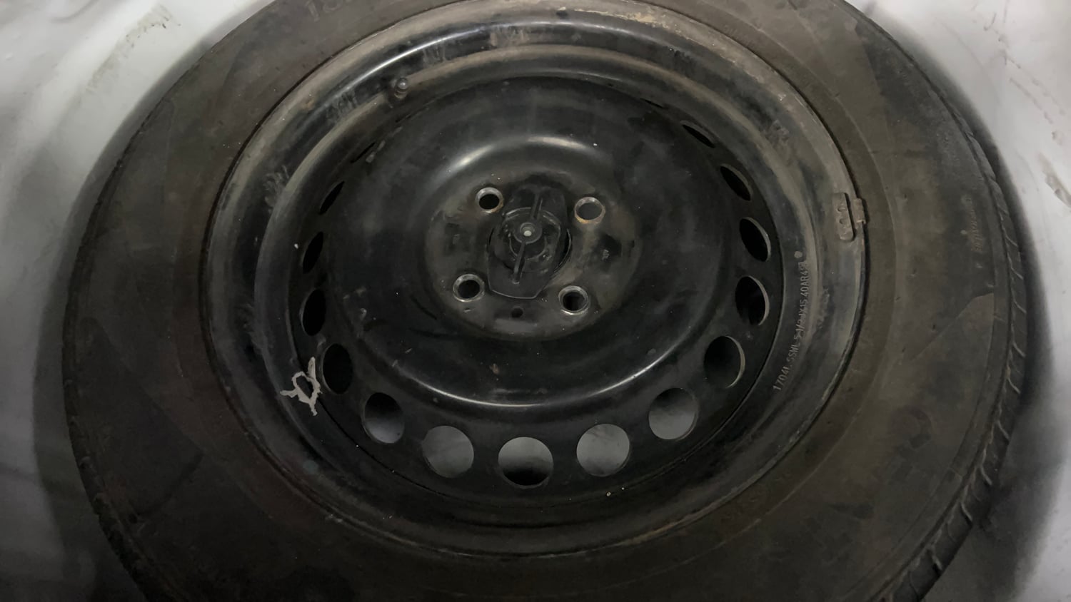 Used 2017 Maruti Suzuki Baleno Delta 1.2 Petrol Manual tyres SPARE TYRE VIEW