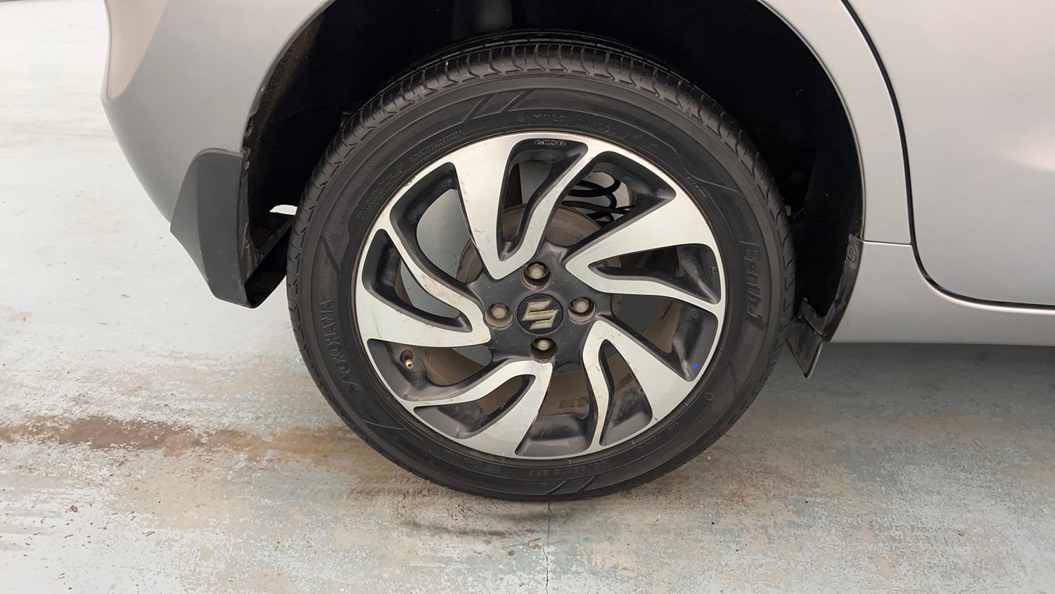Used 2020 Maruti Suzuki Baleno Zeta Petrol Manual tyres RIGHT REAR TYRE RIM VIEW