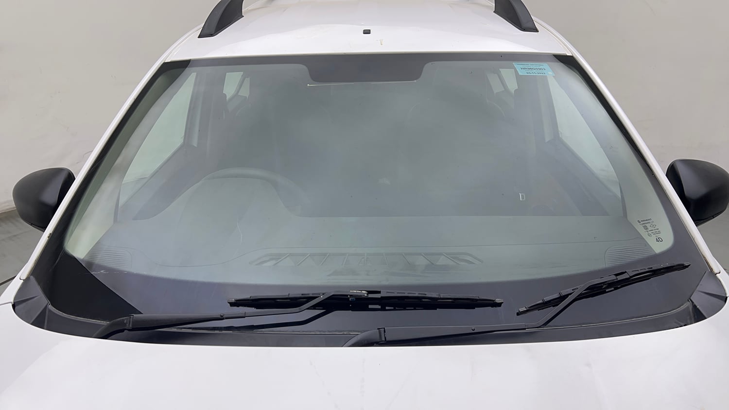 Used 2022 Renault Triber RXE Petrol Manual exterior FRONT WINDSHIELD VIEW