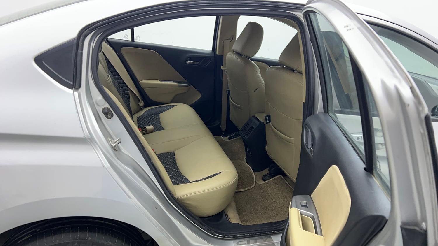 Used 2015 Honda City V Petrol Manual interior RIGHT SIDE REAR DOOR CABIN VIEW