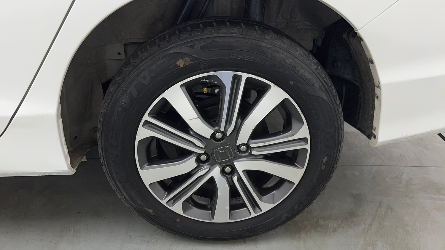 Used 2021 Honda City 4th Generation SV Petrol Petrol Manual tyres LEFT REAR TYRE RIM VIEW