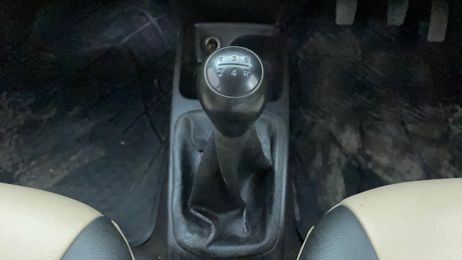 Used 2016 Hyundai Eon D-Lite + Petrol Manual interior GEAR  KNOB VIEW