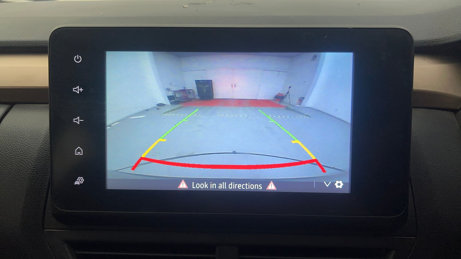 Used 2021 Renault Kiger RXT AMT Petrol Automatic top_features Rear camera